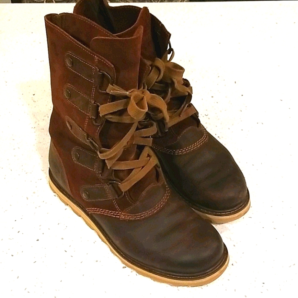 - SOREL-flawless! like new Emily Lace up leather combat boots - Picture 3 of 12